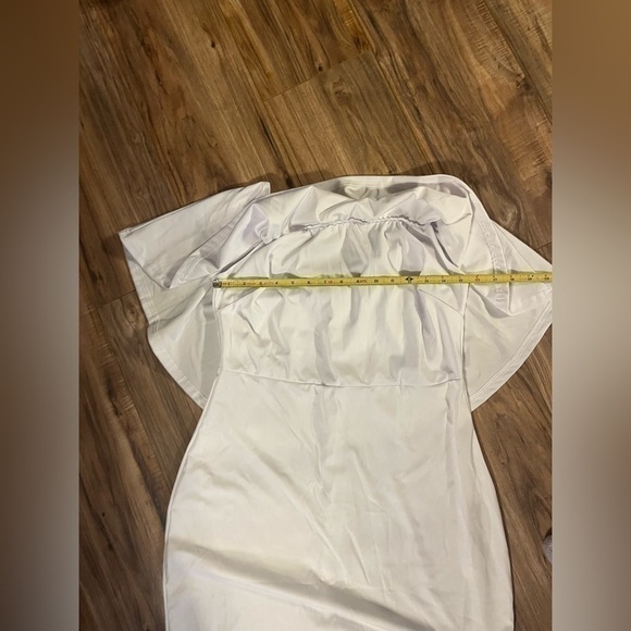White off the shoulder dress - Picture 5 of 10
